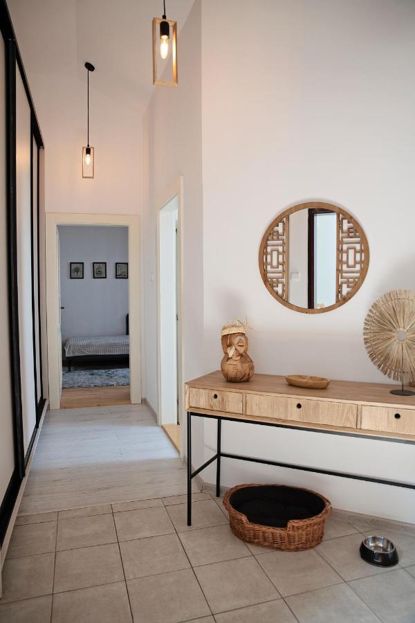 Cozy Modern Apartment In The Old Town - Hlavna Street コシツェ エクステリア 写真