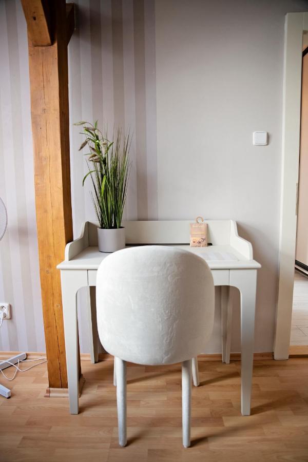 Cozy Modern Apartment In The Old Town - Hlavna Street コシツェ エクステリア 写真