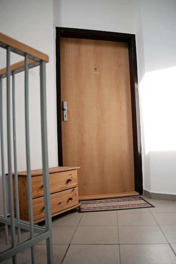 Cozy Modern Apartment In The Old Town - Hlavna Street コシツェ エクステリア 写真